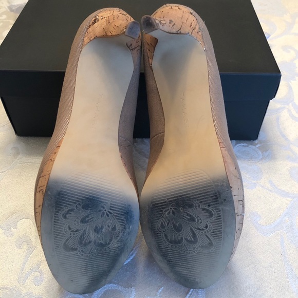Tahari Sophia heels. 8.5M. Excellent condition. - Picture 5 of 10